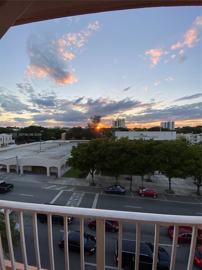 Building Photo - 199 SW 12th Ave