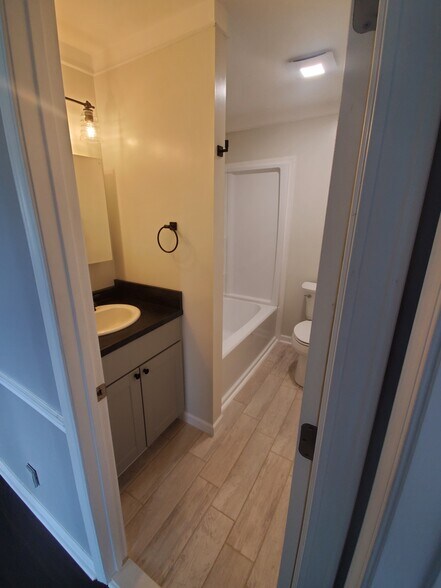 2nd bathroom - 1411 Parke Street