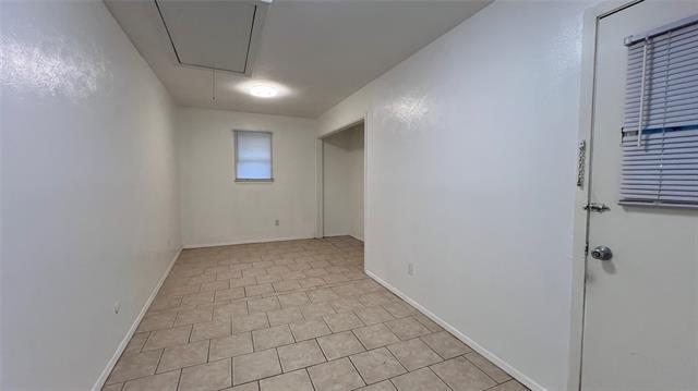 Building Photo - 1915 Longmeadow Dr