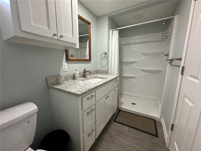 Building Photo - 201 Volpe Cir