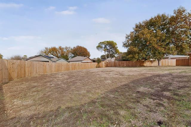 Building Photo - 594 King Cir