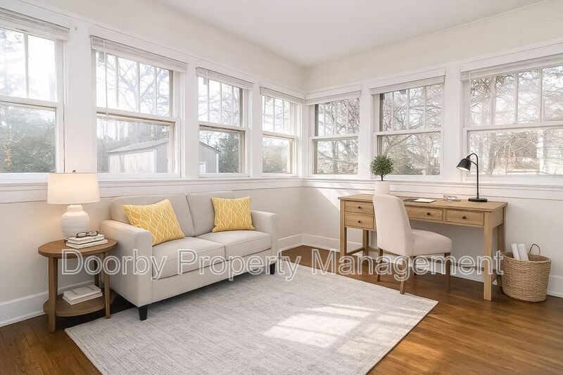 Building Photo - 2112 Duncan Ave