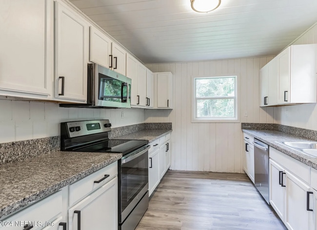 Building Photo - 3636 Turton Ave