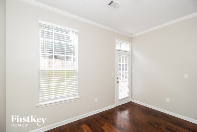 Building Photo - 2026 Baramore Oaks Dr