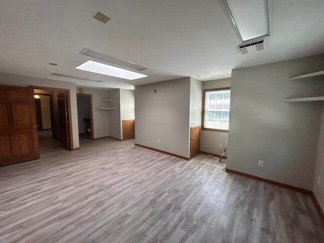 Building Photo - 93 Farley Rd