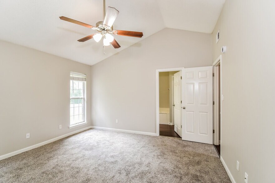 Building Photo - 6356 White Hawk Ln