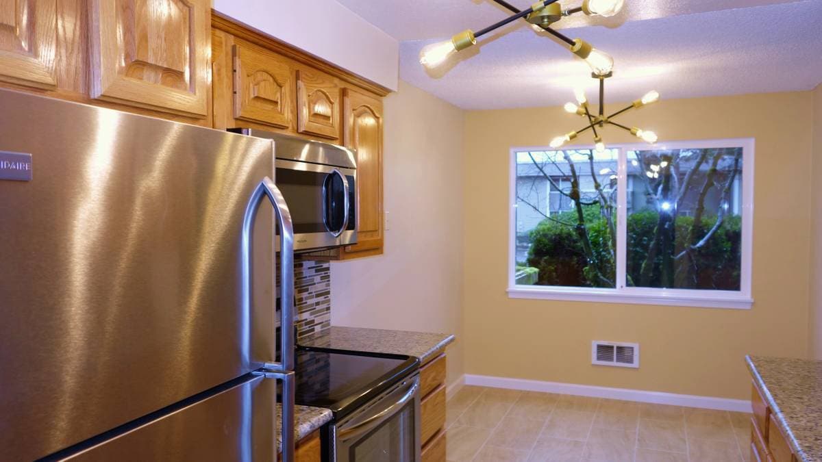 Nice Sized Nook - 17305 NE 45th St