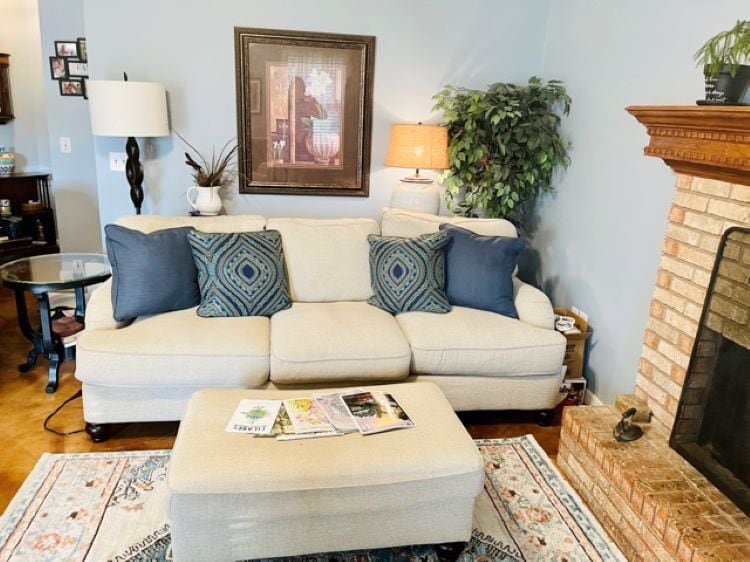 Building Photo - 102 Riverbend Dr