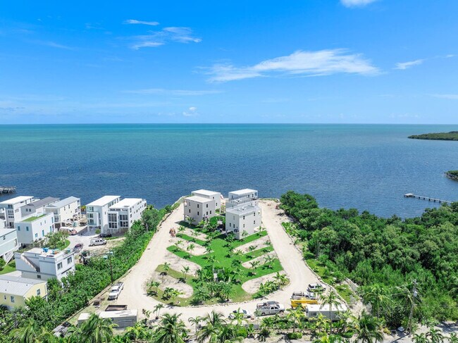 Building Photo - 99 Seaside Ave