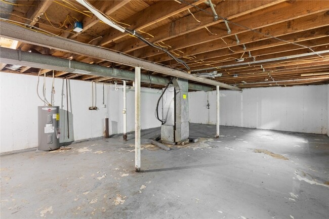 Building Photo - 10417 Count Dr