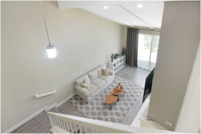 Building Photo - 2 Bedroom Condo In Malvern Creek!