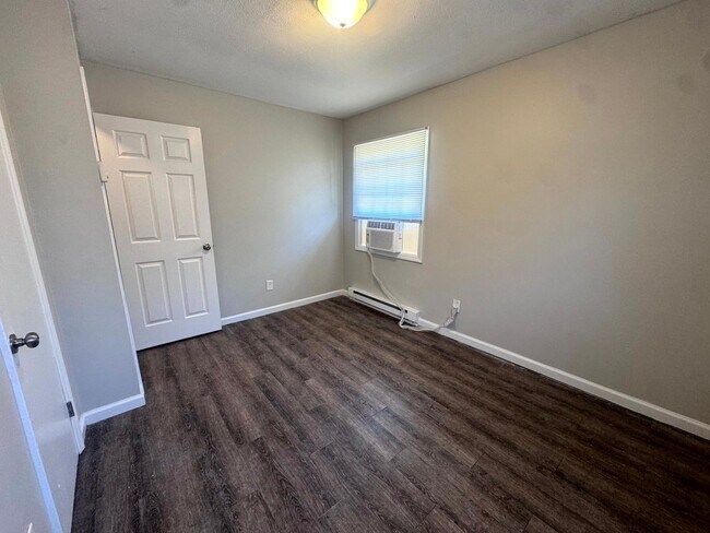 Building Photo - 927 Fiske Dr