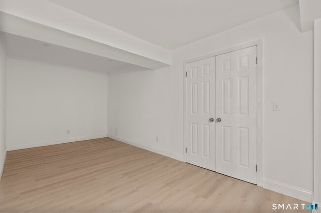 Building Photo - 64 Soundview Ave