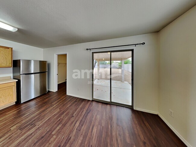 Building Photo - 1212 E Renegade Trl