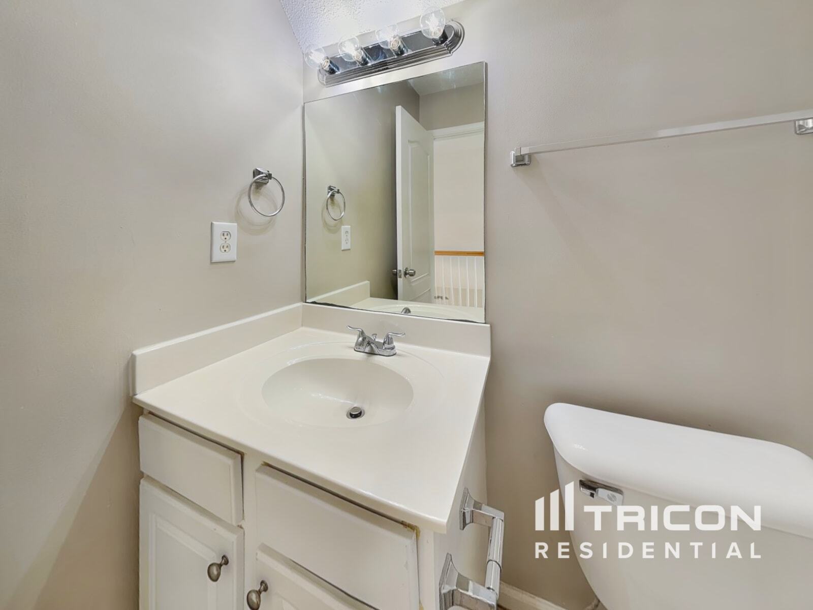 Building Photo - 130 Kyle Way