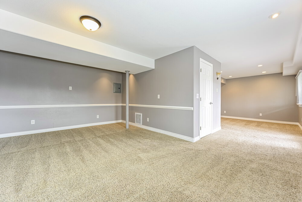 Building Photo - 858 Sundown Dr