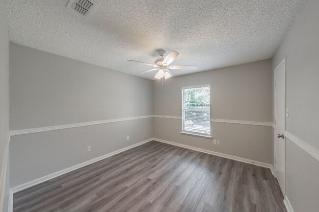 Building Photo - 8125 Rambler Rose St