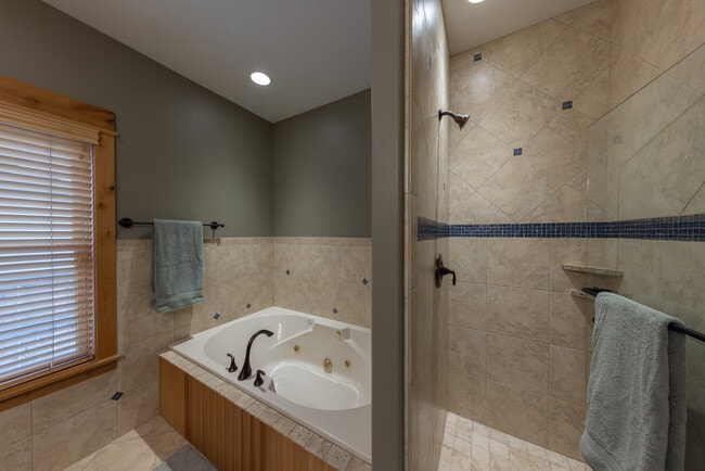 Building Photo - 1608 Gale Ct