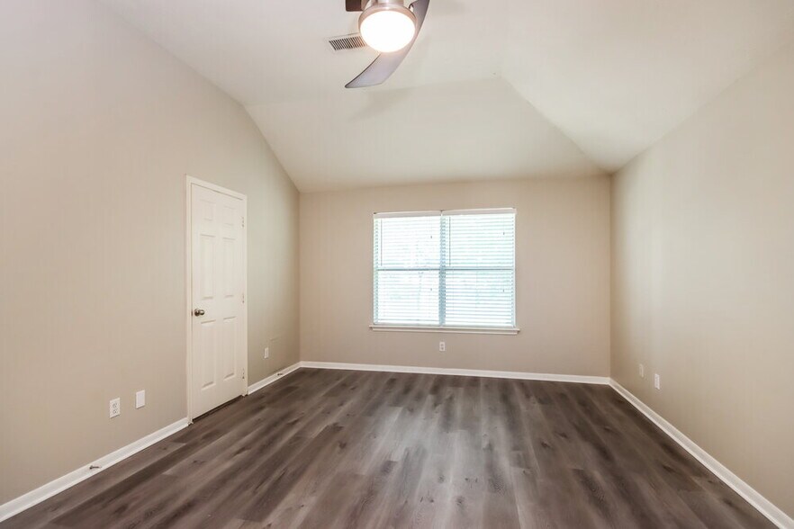 Building Photo - 403 Douglas Fir Dr