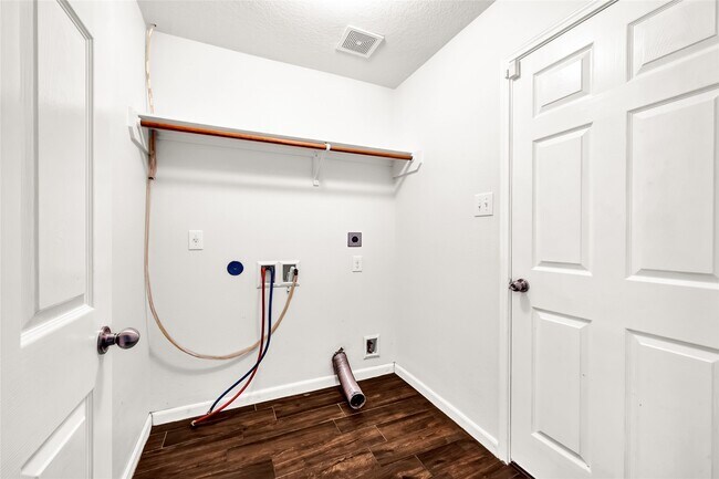 Building Photo - 26919 Springflight Ln