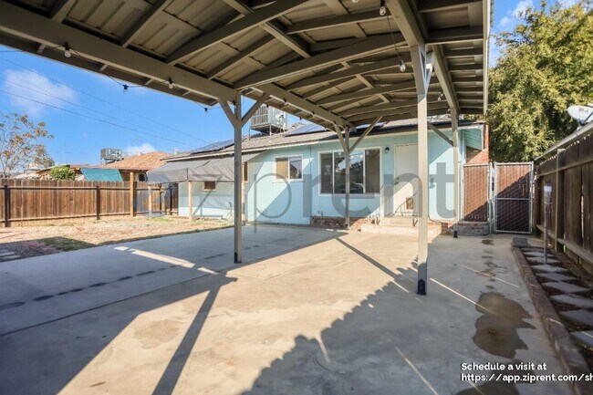 Building Photo - 1331 W Yale Ave