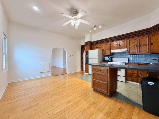 Building Photo - 514 Monastery Pl