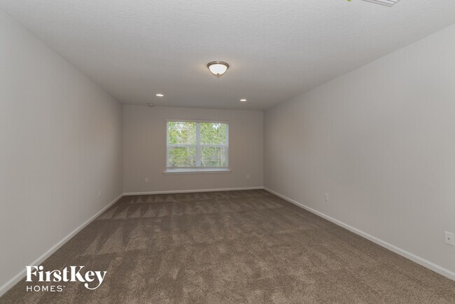 Building Photo - 2801 Copperwood Ave