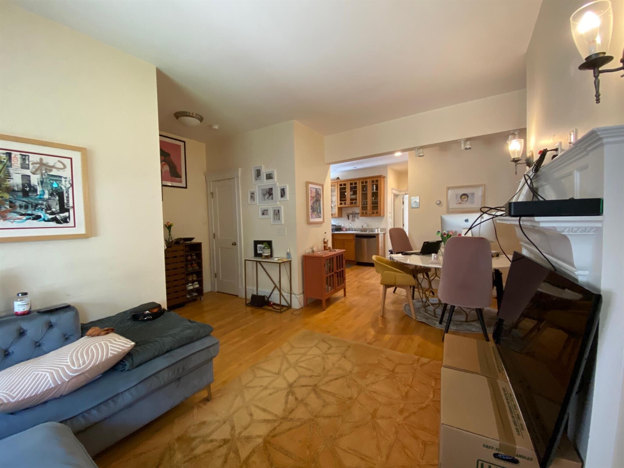 Building Photo - 2 Arlington St