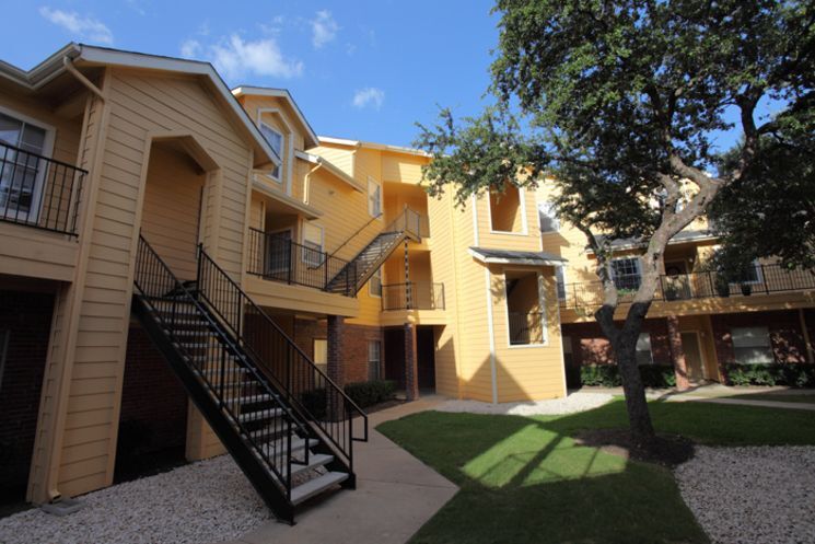 Building Photo - 350 Cypress Creek Road