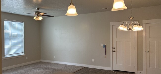 Building Photo - 573 N 360 W