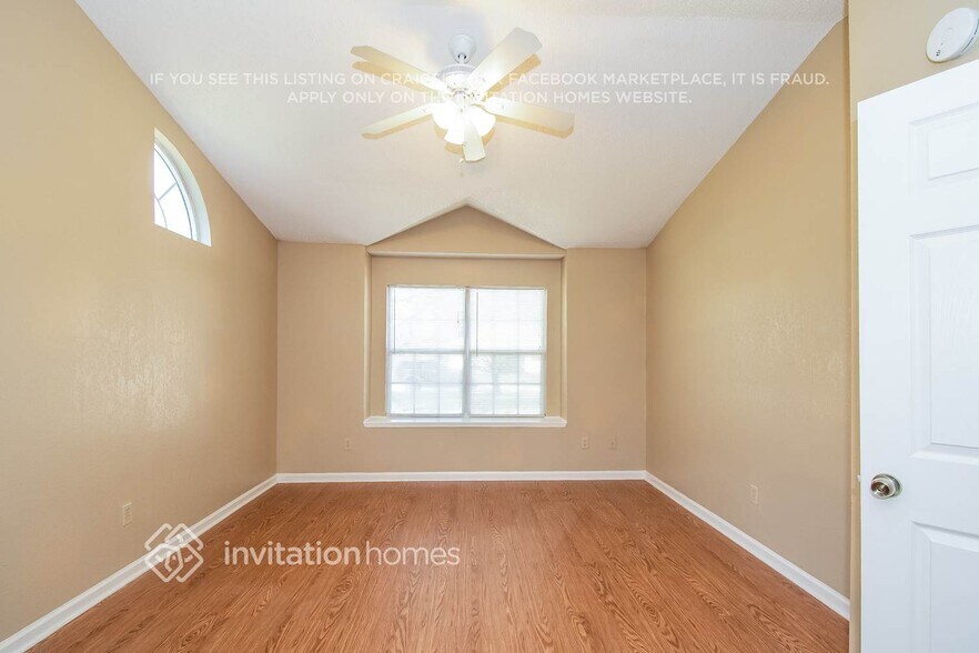 Building Photo - 8258 Lakemont Dr