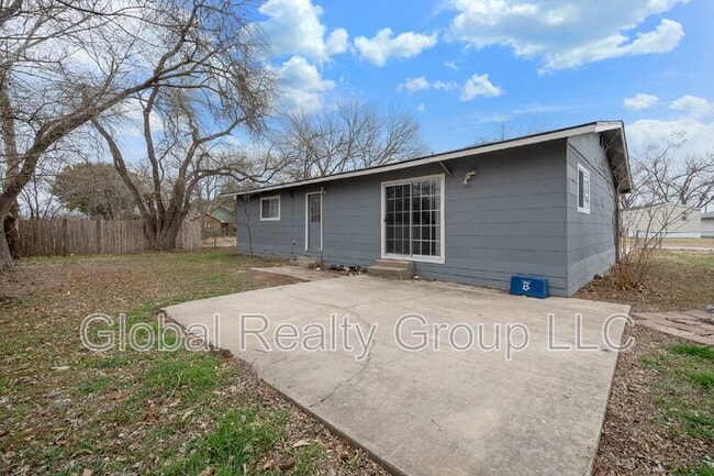 Building Photo - 505 Oasis St