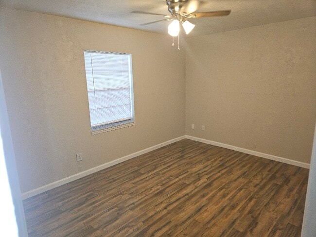 Building Photo - 1895 Big Oak Dr