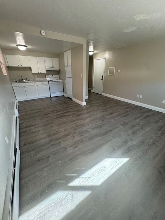 Building Photo - Affordable 2 bedroom apartment