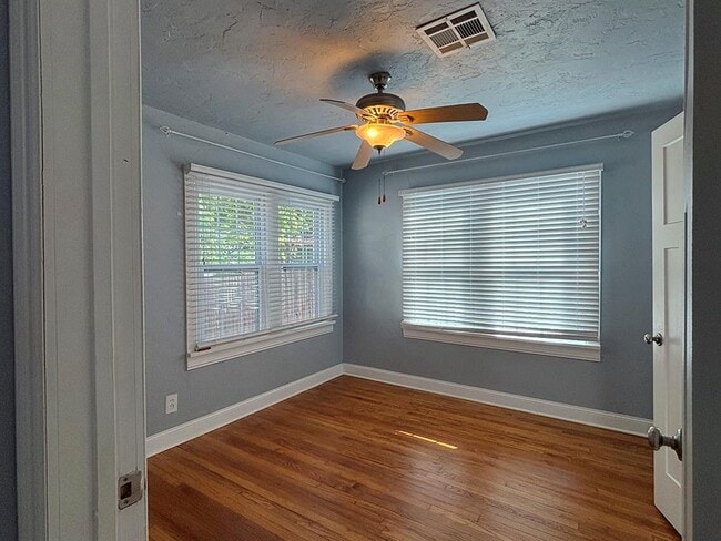 Building Photo - 531 NW 48th St