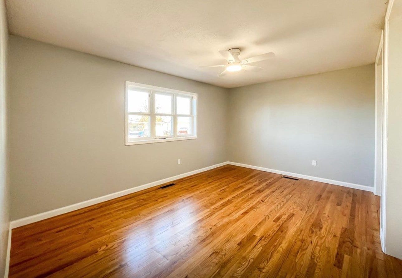 Building Photo - 6823 SW Knoll Ct