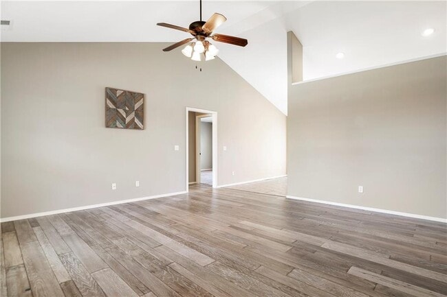 Building Photo - 403 Cherry St