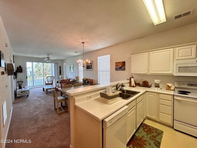 Building Photo - 881 Great Egret Cir SW