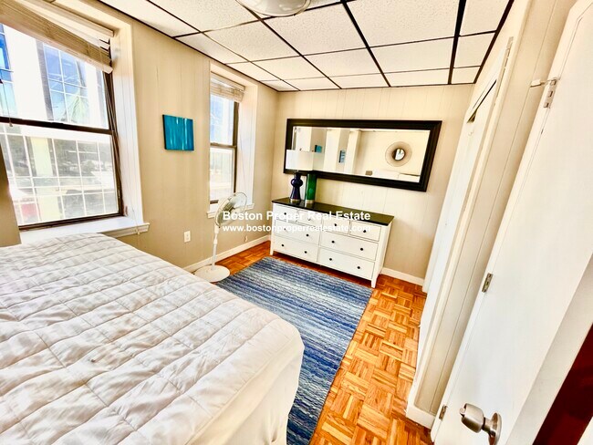 Building Photo - 42 Lomasney Way