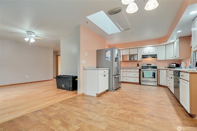 Building Photo - 16107 Goldbar Blvd