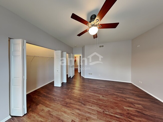 Building Photo - 1400 Bridgehampton Dr