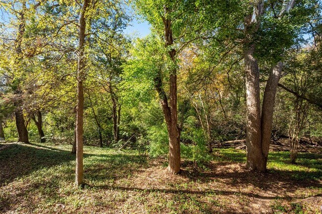 Building Photo - 3839 Dry Creek Dr
