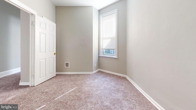 Building Photo - 1426 S 52nd St