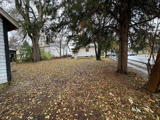 Building Photo - 101 S Buchanan St