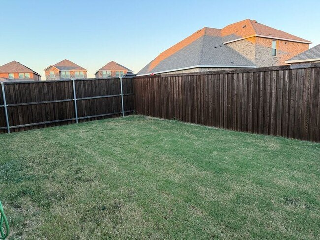 Building Photo - 3213 Perman Dr