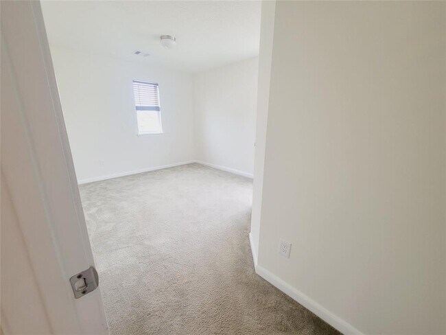 Building Photo - 15606 Barton Orchard Ln