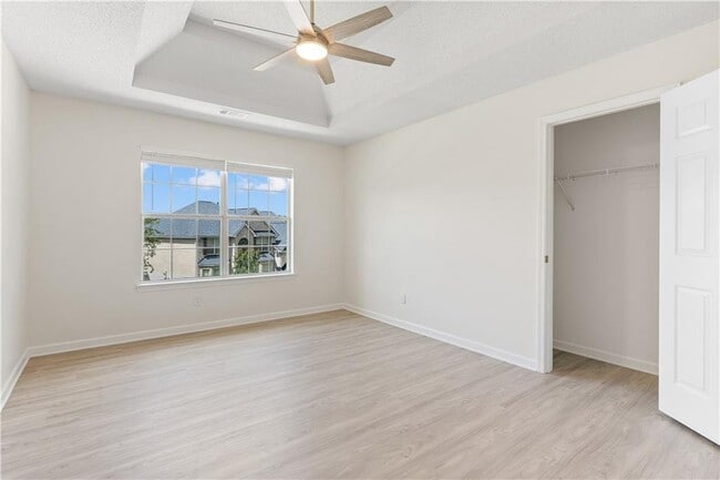 Building Photo - 1893 Tulip Petal Rd