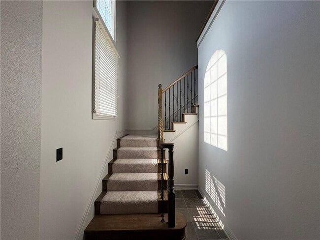 Building Photo - 2505 S Everest Ave