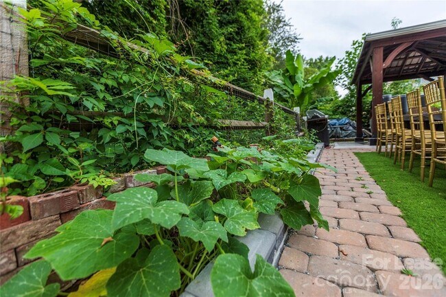 Building Photo - 2922 Deep Cove Dr NW