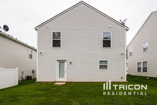 Building Photo - 2624 Stream Bank Dr